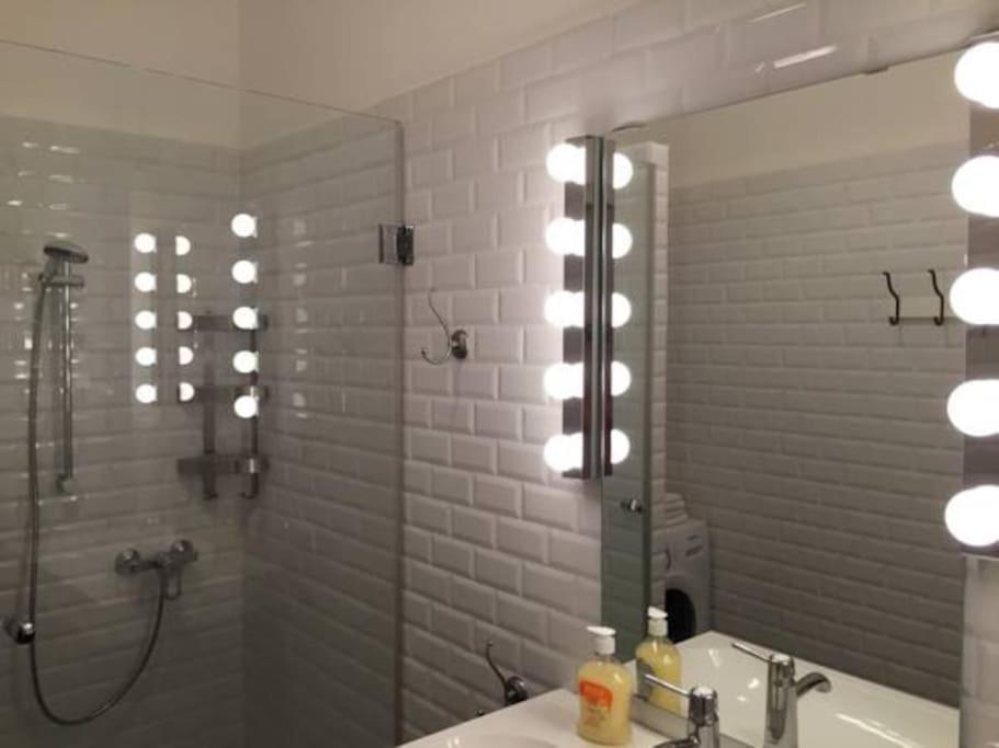 Trendy Home Near Basilica With Ac Budapest Luaran gambar