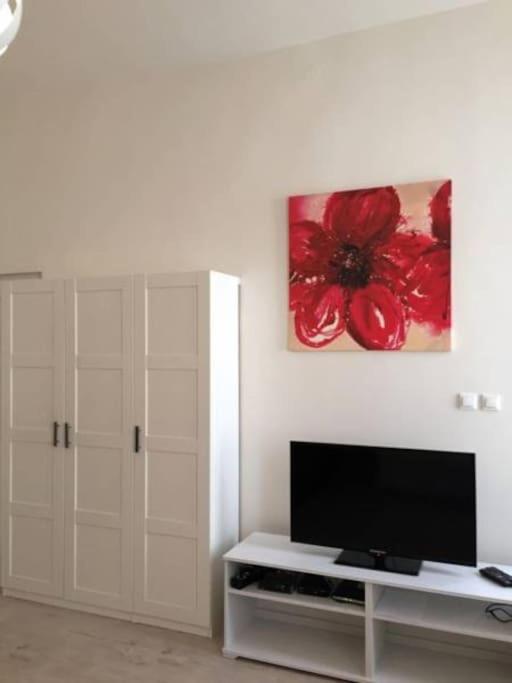 Trendy Home Near Basilica With Ac Budapest Luaran gambar